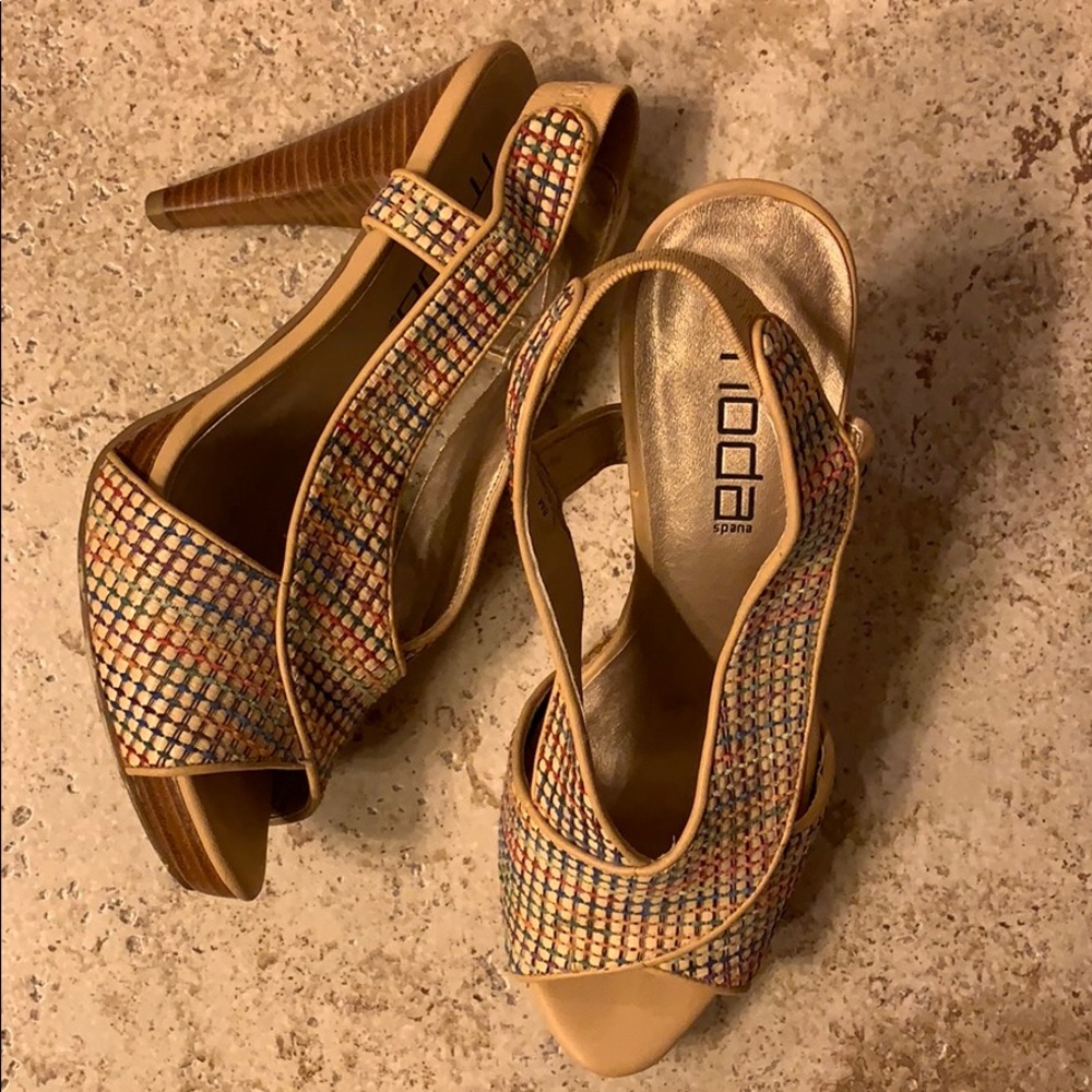 Moda woven multi color high heel